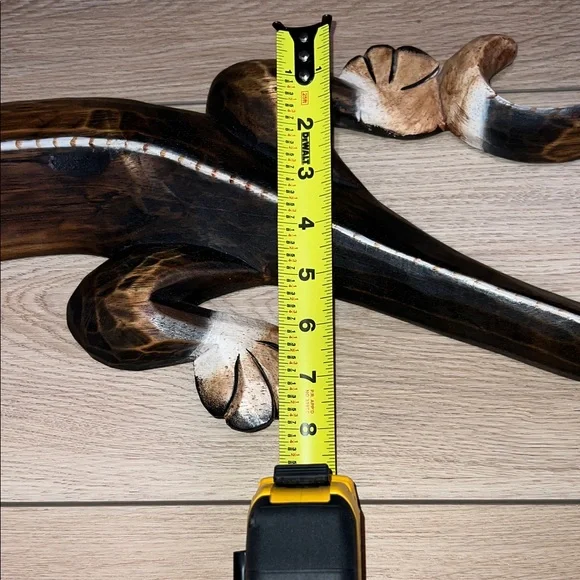 Handcrafted Wooden Lizard Decor - Picture 9 of 10